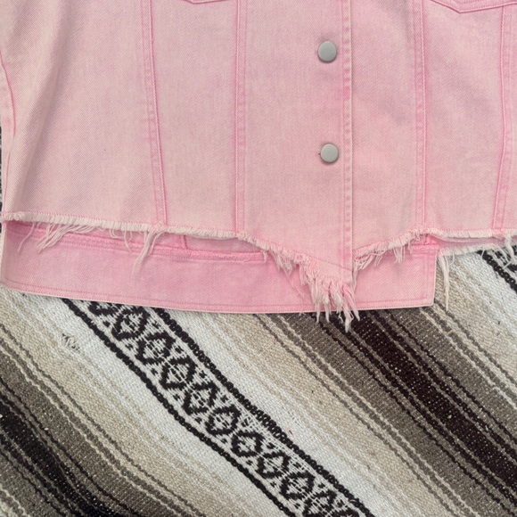 BIBI Pink Washed Denim Jacket Crochet Granny Square Sleeves Boho Cowgirl SZ SM - Picture 8 of 16